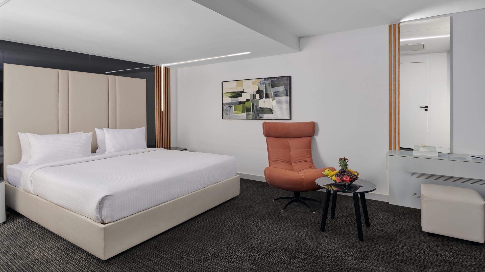 Deluxe Smart Room Room Image